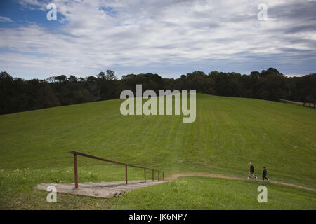 Natchez Trace Parkway, Emerald Mound, Natchez, Mississippi, USA zweite größte Indianer Hügel in den USA Stockfoto