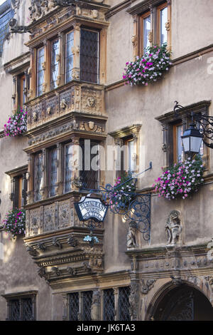 Frankreich, Haut-Rhin, Elsass, Alasatian Wein Route, Colmar, Maison des Tetes, detail Stockfoto