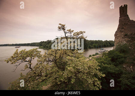 Slowakei, Nahe Bratislava, Devinska Nova Ves, Burgruine Devin, Aussicht, Flüsse Europa, Slowakische Republik, Slovenská Republika, Westslowakei, Sehenswürdigkeit, Burg, Ruine, Hrad Devin, 13. Jh., Zusammenfluss, Donau, März, NaturschutzgebietFluss Donau Stockfoto