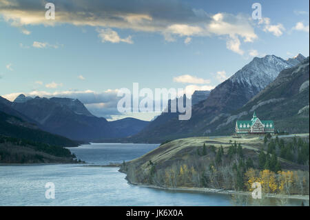 Kanada, Alberta, Waterton Lakes National Park, Prince Of Wales Hotel sehen, Berge Nordamerika, Schreck Prärieprovinz, Rocky Mountains, Rockies, Waterton-Glacier International Peace Park, Nationalpark, Biotope, UNESCO-Weltnaturerbe, Gebirge, Landschaft, Berglandschaft, Hotelgebäude, Tourismus, Fremdenverkehr- Stockfoto