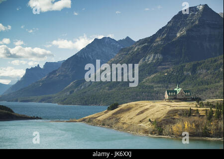 Kanada, Alberta, Waterton Lakes National Park, Prince Of Wales Hotel sehen, Berge Nordamerika, Schreck Prärieprovinz, Rocky Mountains, Rockies, Waterton-Glacier International Peace Park, Nationalpark, Biotope, UNESCO-Weltnaturerbe, Gebirge, Landschaft, Berglandschaft, Hotelgebäude, Tourismus, Fremdenverkehr- Stockfoto