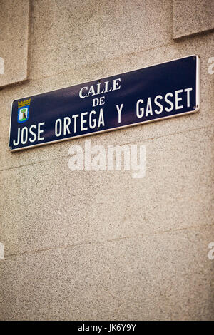 Spanien, Madrid, Salamanca Gegend registrieren für Calle de Jose Ortega y Gasset, Madrid exklusive Einkaufsstraße Stockfoto