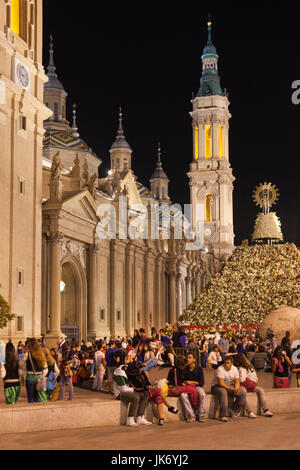 Spanien, Region Aragón, Provinz Saragossa, Zaragoza, Plaza del Pilar, Abend Stockfoto