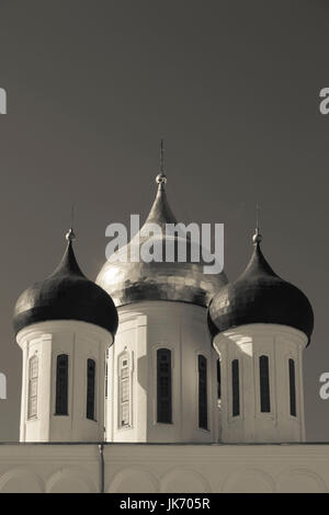 Russland, Oblast Pskow, Pskow, Pskower Kreml und Dreifaltigkeits-Kathedrale Stockfoto