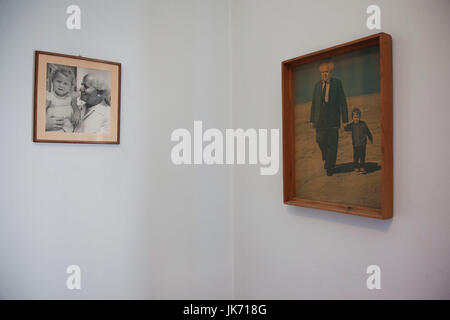 Ehemaligen Wohnhaus des ersten israelischen Ministerpräsidenten, Gurion, Fotografien, Ben Gurion Museum, Tel Aviv, Israel Stockfoto