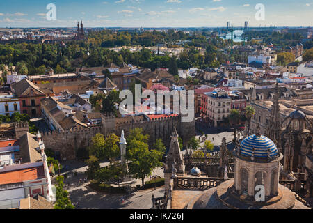 Spanien, Andalusien Region, Provinz Sevilla, Sevilla, erhöhten Blick auf die Stadt von der Giralda Turm der Kathedrale Stockfoto