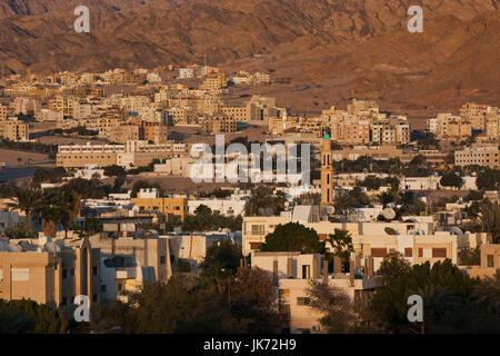 Jordan, Aqaba, erhöhte Stadtansicht, Sonnenuntergang Stockfoto