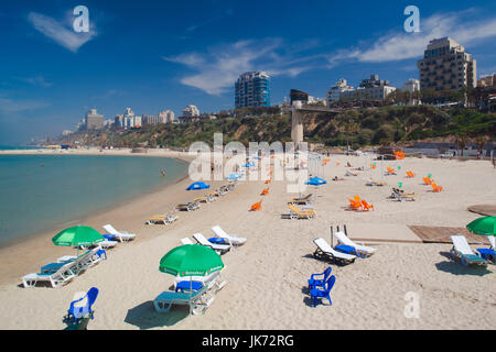 Israel, Nordküste, Netanya, Blick auf den Strand Stockfoto