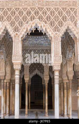 Der Pavillon Eintritt in der Sala de Los Reyes (Halle der Könige), Patio de Los Leones, Palacios Nazaríes La Alhambra, Granada Stockfoto