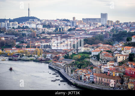 Vila Nova De Gaia Stadt gesehen von Crystal Palace Gardens in Porto Stadt auf der iberischen Halbinsel, zweitgrößte Stadt in Portugal Stockfoto