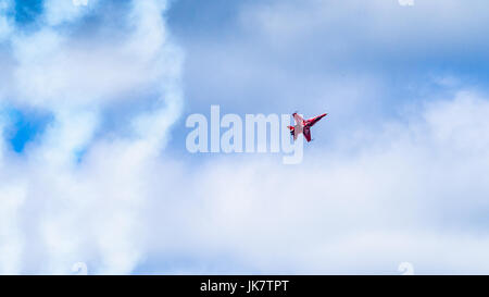 RCAF CF-18 Demo Livery für Kanada 150 fliegt über Parliament Hill auf Kanada Tag in Ottawa, Ontario, Kanada Stockfoto