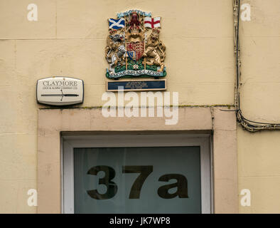 Nemo me impune lacessit Schottischen Royal Arms Tür Termin zu Ihrer Majestät der Königin Gesundheit und Sicherheit Advisor Grün, Haddington, Schottland, UK Stockfoto