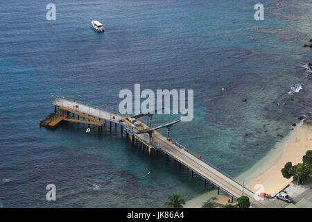 Flying Fish Cove ist die Hauptstadt und wichtigste Siedlung in Australien Christmas Island. Die Bilder, die von einer Drohne getroffen. Stockfoto