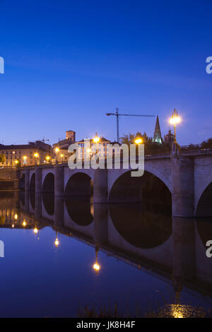 Spanien, La Rioja, La Rioja Provinz, Logrono, Puente de Piedra Brücke, Fluss Ebro, Dawn Stockfoto