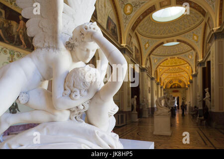 Russland, Sankt Petersburg, Center, Winterpalast, Eremitage, Kiss von Amor und Psyche, Statue von Antonio Canova Stockfoto