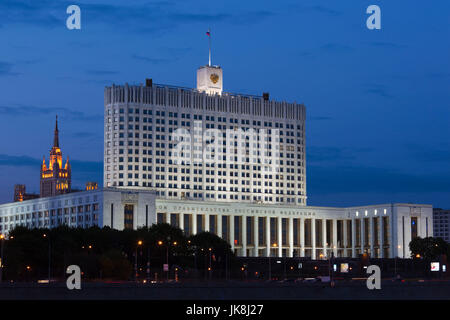 Russland, Oblast Moskau, Moskau, Presnya-Bereich, White House, Regierungsgebäude, Abend Stockfoto