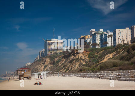 Israel, Nordküste, Netanya, Blick auf den Strand Stockfoto