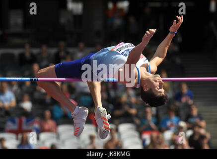 Der Brite Jonathan Besen-Edwards konkurriert die Männer Hochsprung T44 Final tagsüber neun der 2017 Para Leichtathletik-Weltmeisterschaften in London Stadion. Stockfoto