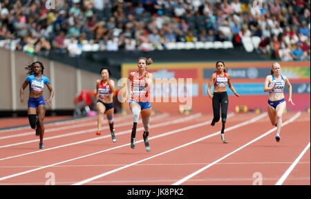 Niederländischen Marlou Van Rhijn (Mitte) gewinnt der Frauen 200m T44 Runde 1 Heat 1 Tag neun der 2017 Para Leichtathletik-Weltmeisterschaften in London Stadion. Stockfoto