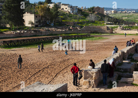 Jordan, Jerash, Roman Army und Chariot Erfahrung, Chariot Rennen hinauskommt, NR Stockfoto