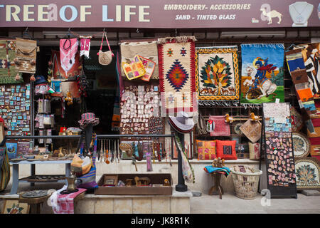 Jordan, Kings Highway, Madaba, Souvenir Shop außen Stockfoto