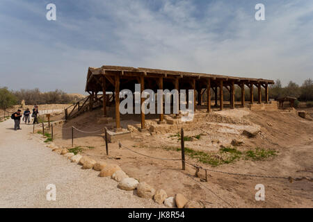 Jordanien, Jordanien River Valley, Bethany-Beyond-The-Jordan-Al-Maghtas, Taufstelle Jesu Christi, Besucher der Taufstelle, NR Stockfoto