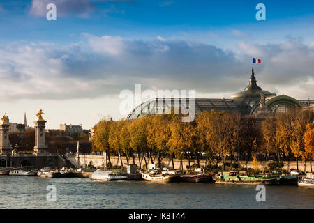 Frankreich, Paris, Grand Palais und Pont Alexandre III Brücke Stockfoto