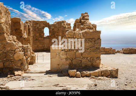 Festung Massada in Israel in der Wüste am Toten Meer mit Jordanien Land in der Front, Nahost Stockfoto