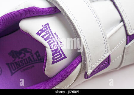 Lonsdale London Detail auf Trainer mit Logo innen Stockfoto