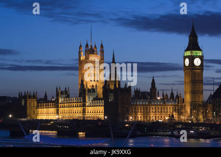 Großbritannien, England, London, Themse, Houses of Parliament, Big Ben, Beleuchtet, Abend Europa, Stadt, Hauptstadtkulturfonds, Stadtansicht, Fluss, Gebäude, Bauwerk, Wahrzeichen, Westminster, Baustil, Architektur, Neugotik, Parlamentsgebäude, Regierungsgebäude, Politik, Regierung, Parlament, Brittische, Übersicht, Uhrturm, Turmuhr, UNESCO-Weltkulturerbe, Städtereise, Sehenswürdigkeit, Stockfoto