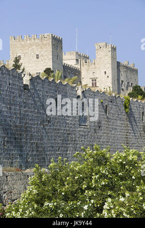 Griechenland, Rhodos, Rhodos-Stadt, Stadtbild, Altstadt, Großmeisterpalast, Stadtmauer, Stockfoto