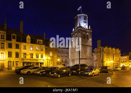 Frankreich, Region Nord-Pas de Calais, Departement Pas-De-Calais, Boulogne Sur Mer, Haut-Ville, Oberstadt, Rathaus und Bellfry, Dämmerung Stockfoto