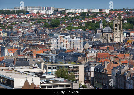 Frankreich, Normandie, Seine-Maritime Abteilung, Dieppe, erhöhte Stadtansicht mit Kirche Eglise St-Jacques Stockfoto