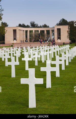 Frankreich, Normandie, Calvados Abteilung, d-Day Strände Gegend, Colleville-Sur-Mer, Normandie amerikanische Friedhof und Denkmal, kreuzt Christian markieren die Gräber der gefallenen US-Soldaten Stockfoto