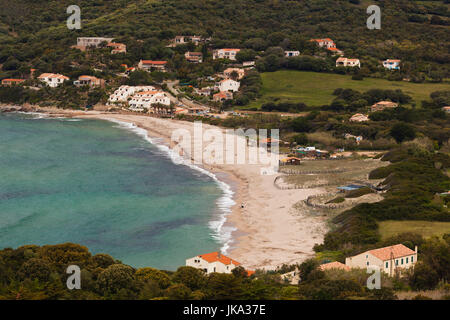 Frankreich, Korsika, Departement Corse-du-Sud, Korsika West Coast Region, Cargese, erhöhten Blick auf Strand Plage Pero Stockfoto