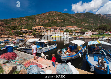 Frankreich, Korsika, Departement Corse-du-Sud, Calanche Region, Porto, Stadthafen Stockfoto