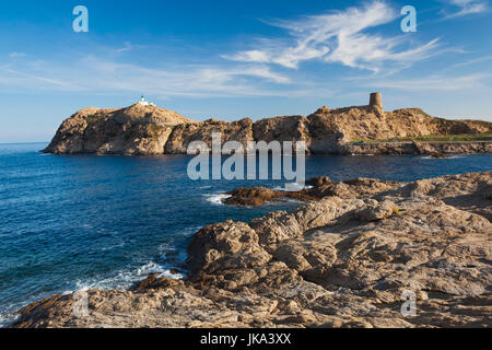 Frankreich, Korsika, Haute-Corse Abteilung, La Balagne Region, Ile Rousse, Ile De La Pietra Insel, Leuchtturm und genuesischen Turm Stockfoto