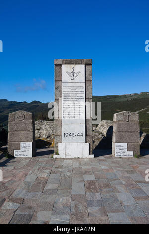 Frankreich, Korsika, Haute-Corse Abteilung, Le Nebbio, Patrimonio, Col de Teghime passieren, Denkmal für die Befreiung von Korsika 1943 gewidmet Free Französisch Soldaten aus Nordafrika Stockfoto