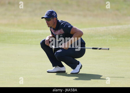 Schwedens Henrik Stenson reiht sich ein Putt tagsüber drei The Open Championship 2017 im Royal Birkdale Golf Club, Southport. Stockfoto