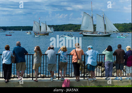 USA, Massachusetts, Gloucester, beobachten die Schoner-Festival Stockfoto