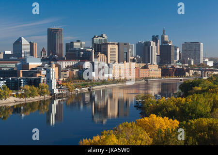 USA, Minnesota, Minneapolis, St. Paul, erhöhten Skyline von Mississippi Fluß Stockfoto