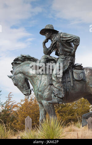 USA, Nebraska, Ogallala, Boot Hill Friedhof und Trail Boss statue Stockfoto