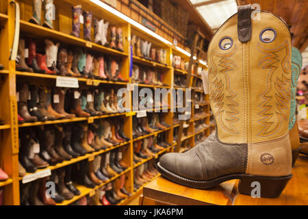 USA, South Dakota, Wand, Wand-Drogerie, Cowboy-Stiefel Stockfotografie -  Alamy