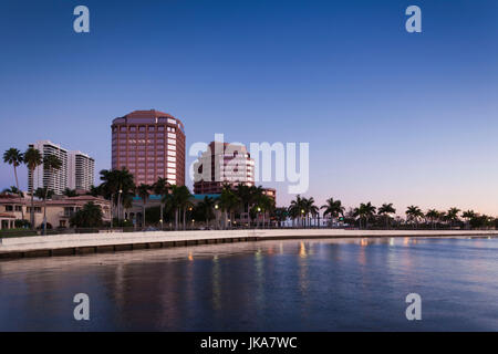 USA, Florida, West Palm Beach, Stadtansicht, Morgendämmerung Stockfoto