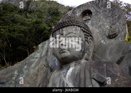 Das Gesicht des Mt. Nokogiri große Buddha (Daibutsu).  Sie können sehen, wo es im Laufe der Jahre repariert worden ist Stockfoto