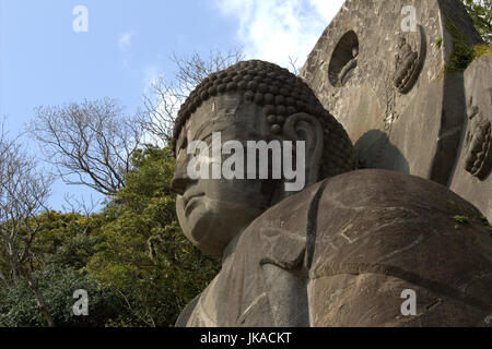 der Kopf des großen Buddha von Mt. Nokogiri. Stockfoto