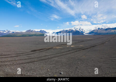 Umfangreiche Sand Wohnungen zwischen den Gletschern des Vatnajökull-Nationalparks und der isländischen Küste Stockfoto