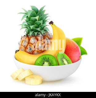 Isolierte tropische Früchte. Ananas, Banane, Kiwi und Mango in Keramikschale isoliert auf weißem Hintergrund mit Beschneidungspfad Stockfoto