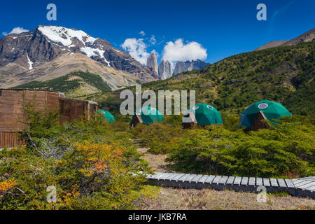 Chile, Magallanes Region, Torres del Paine Nationalpark, Hotel Las Torres Bereich, Refugio Hütten wandern Stockfoto