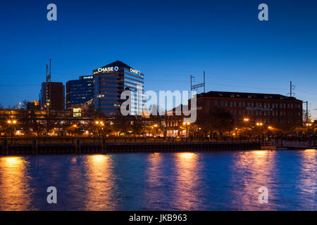 USA, Delaware, Wilmington, Skyline am Fluss Christina Morgendämmerung Stockfoto